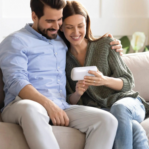 מוניטור תינוק מסך בגודל 2.8 אינץ' עם מצלמה ותאורת לילה